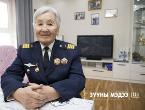 Тэнгэрт дүүлэн ниссэн 27 жил